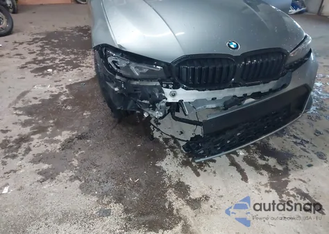 2023 BMW 330I xDrive z USA, uszkodzony, nr VIN 3MW89FF04P8D03086